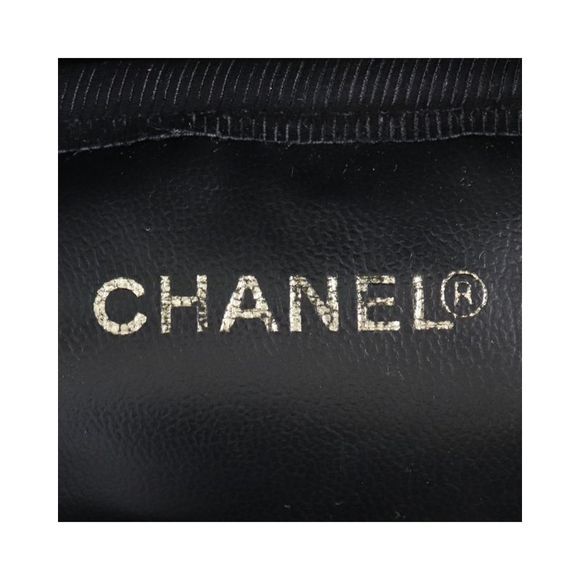 Chanel Vanity  Leather Handbag - Picture 7 of 8